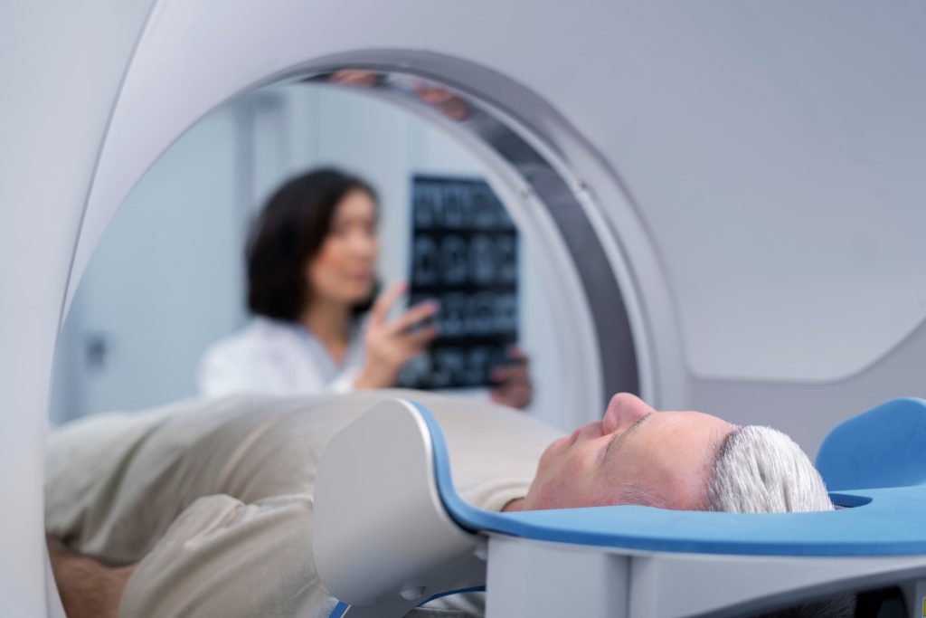 درمان تومور مغزی با رادیوتراپی (پرتودرمانی)