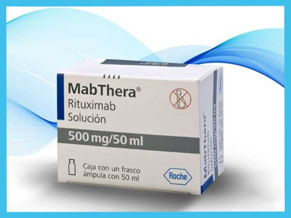 مبترا چیست و چگونه سرطان را درمان میکند؟ مبترا، یک آنتیبادی مونوکلونال پیشرفته، نقش کلیدی در درمان سرطان با مبترا دارد. این دارو با هدفگیری پروتئین CD20 روی سلولهای B، بهطور مؤثری سرطانهایی مانند لنفوم غیرهوچکین و لوسمی لنفوسیتیک مزمن را درمان میکند. مکانیزم درمان مبترا شامل فعالسازی سیستم ایمنی، القای آپوپتوز، و تخریب سلولهای سرطانی است. مبترا ساخت کدام کشور است؟ این دارو توسط شرکت روش سوئیس تولید میشود. دکتر هلاله خوشبخت، بهترین متخصص درمان سرطان، با طراحی برنامههای دقیق، اثربخشی مبترا برای چه سرطانهایی استفاده میشود؟ را بهبود میبخشد. مبترا-Mabthera-002
